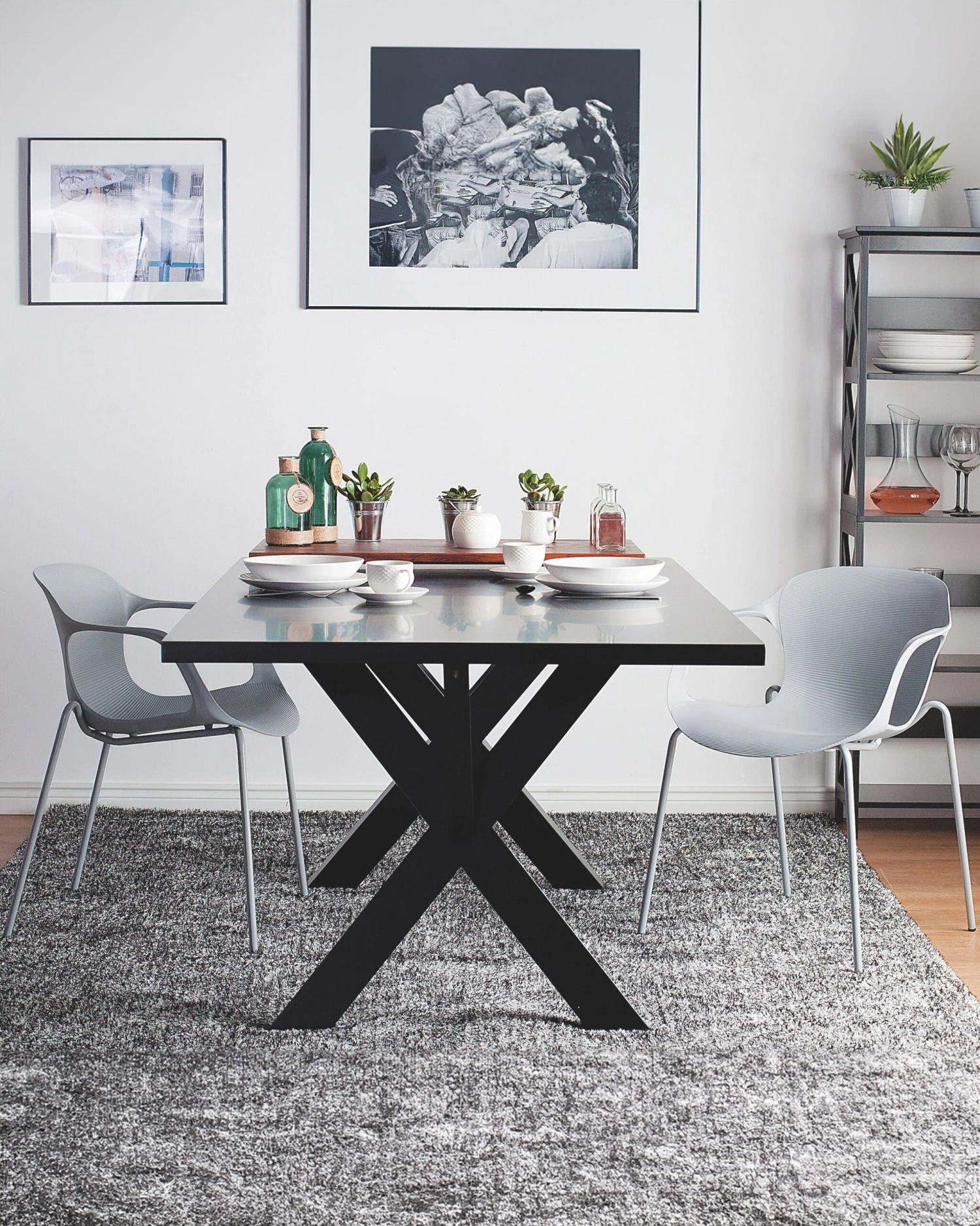 Set Di 2 Sedie Plastica Grigio ELBERT 4 Set Di 2 Sedie Plastica Grigio ELBERT - immagine 2