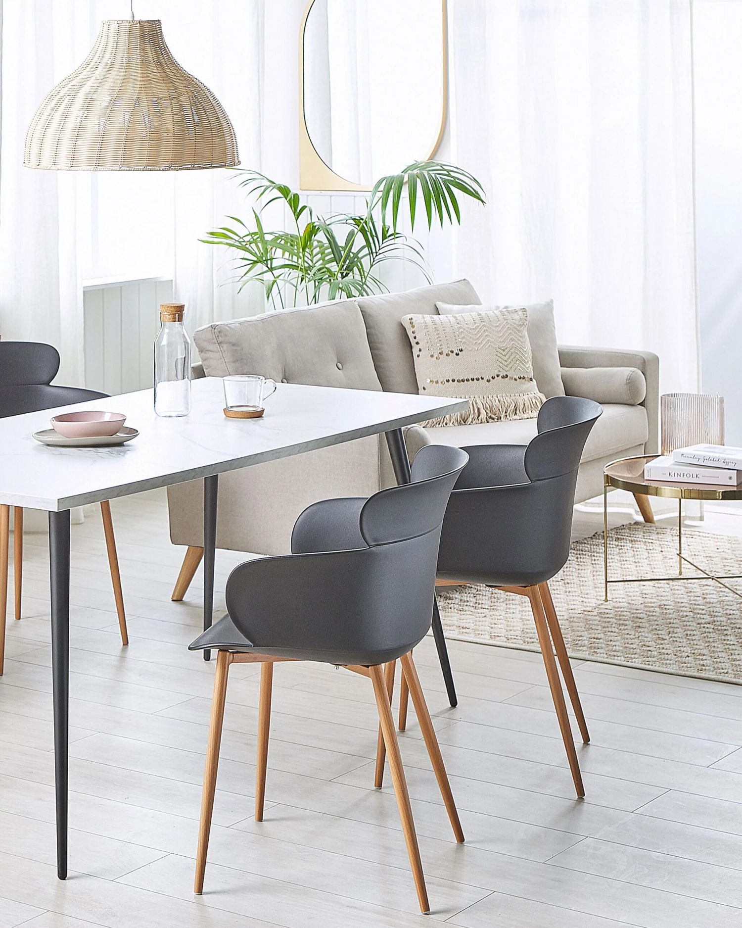 Set Di 2 Sedie Da Pranzo Plastica Nera SUMKLEY 4 Set Di 2 Sedie Da Pranzo Plastica Nera SUMKLEY - immagine 2