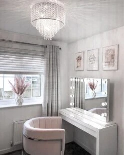 Poltrona In Velluto Rosa LARVIK -Beliani undef src sa picid 784157 type whitesh image