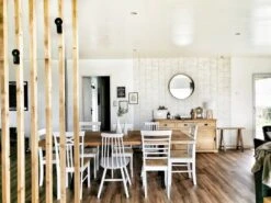 Set Di 2 Sedie Legno Chiaro E Bianco BATTERSBY 15 Set Di 2 Sedie Legno Chiaro E Bianco BATTERSBY -Beliani undef src sa picid 797830 type whitesh image