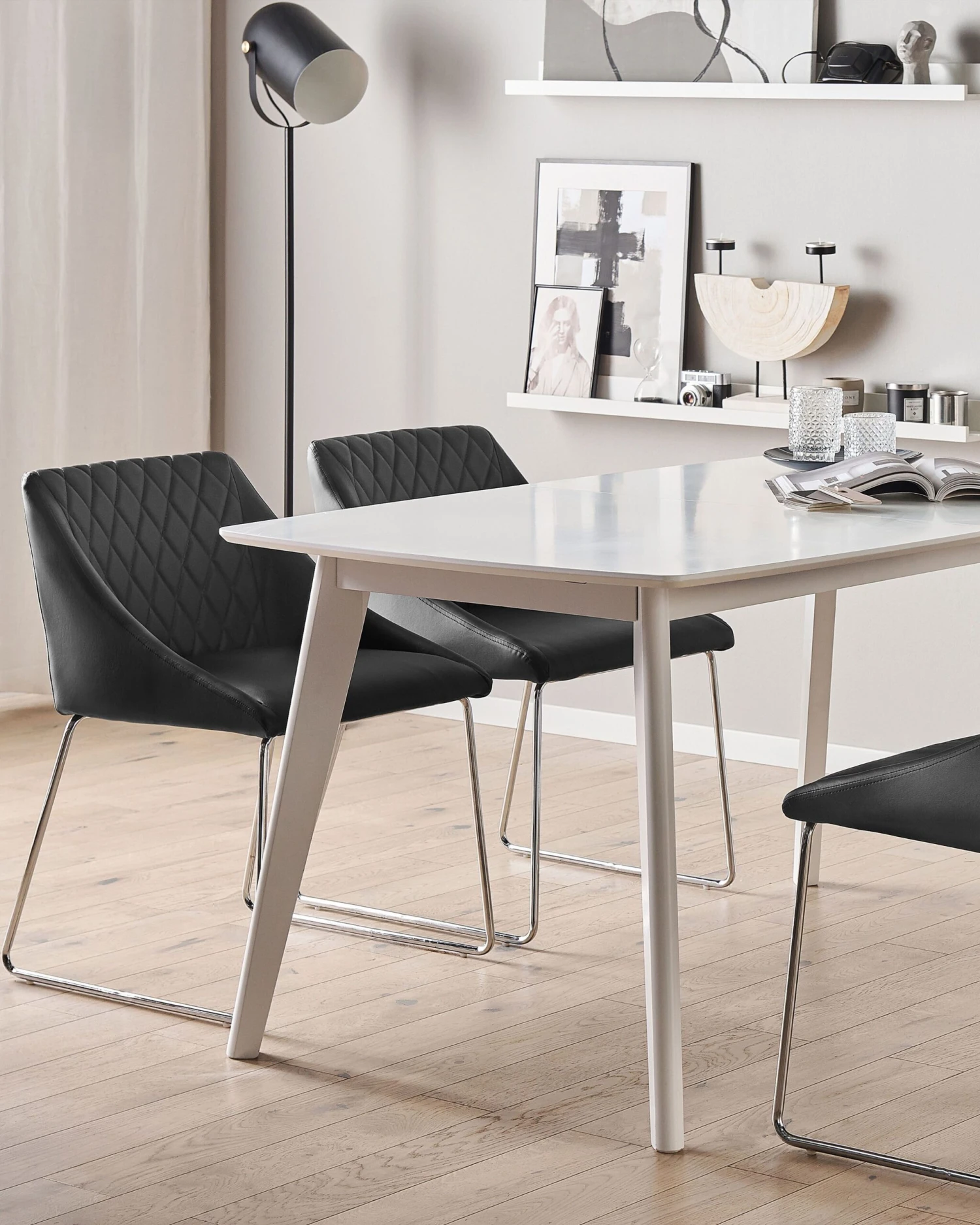 Set Di 2 Sedie Pelle Sintetica Nero ARCATA 4 Set Di 2 Sedie Pelle Sintetica Nero ARCATA - immagine 2