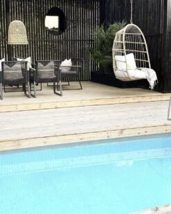 Poltrona Sospesa Con Piedistallo Beige ALLERA 15 Poltrona Sospesa Con Piedistallo Beige ALLERA -Beliani undef src sa picid 811068 type whitesh image