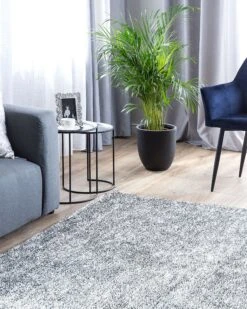 Set Di 2 Sedie Da Pranzo Velluto Blu Scuro JASMIN -Beliani undef src sa picid 820704 type whitesh image