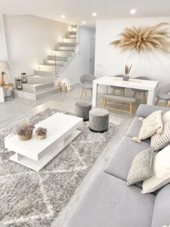 Set Di 2 Sedie Da Pranzo Tessuto Grigio Chiaro ROSLYN -Beliani undef src sa picid 822730 type whitesh image