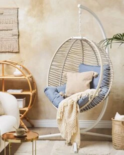 Sedia Sospesa Con Piedistallo Bianco E Grigio ARCO 14 Sedia Sospesa Con Piedistallo Bianco E Grigio ARCO -Beliani undef src sa picid 844230 type whitesh image