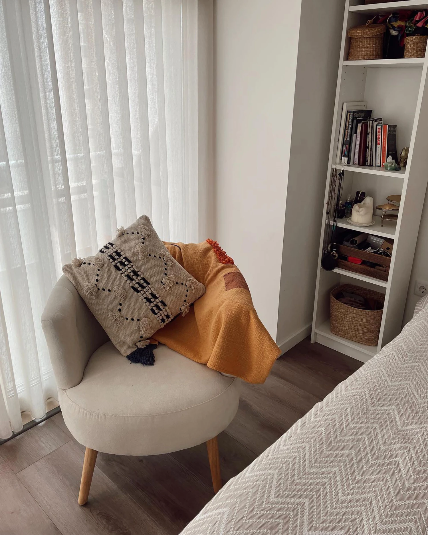 Poltrona Tessuto Bianco Crema ODENZEN 8 Poltrona Tessuto Bianco Crema ODENZEN - immagine 6