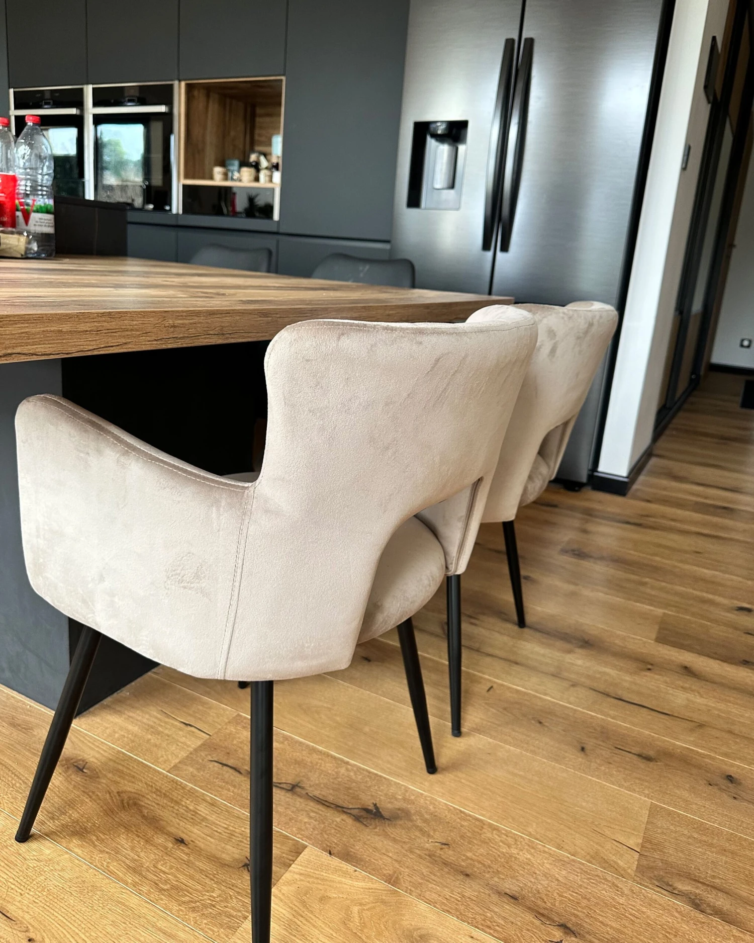 Set Di 2 Sedie Da Pranzo Velluto Verde Oliva E Nero SANILAC 9 Set Di 2 Sedie Da Pranzo Velluto Verde Oliva E Nero SANILAC - immagine 7